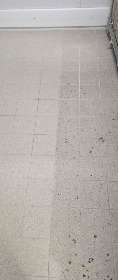 Tiefkühlhaus-Trockeneisreinigung_Fa._Dry-Iced-1-Halb-Halb